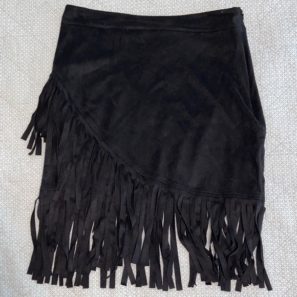 Adam Levine Collection Black Fringe Mini Skirt - Picture 1 of 3